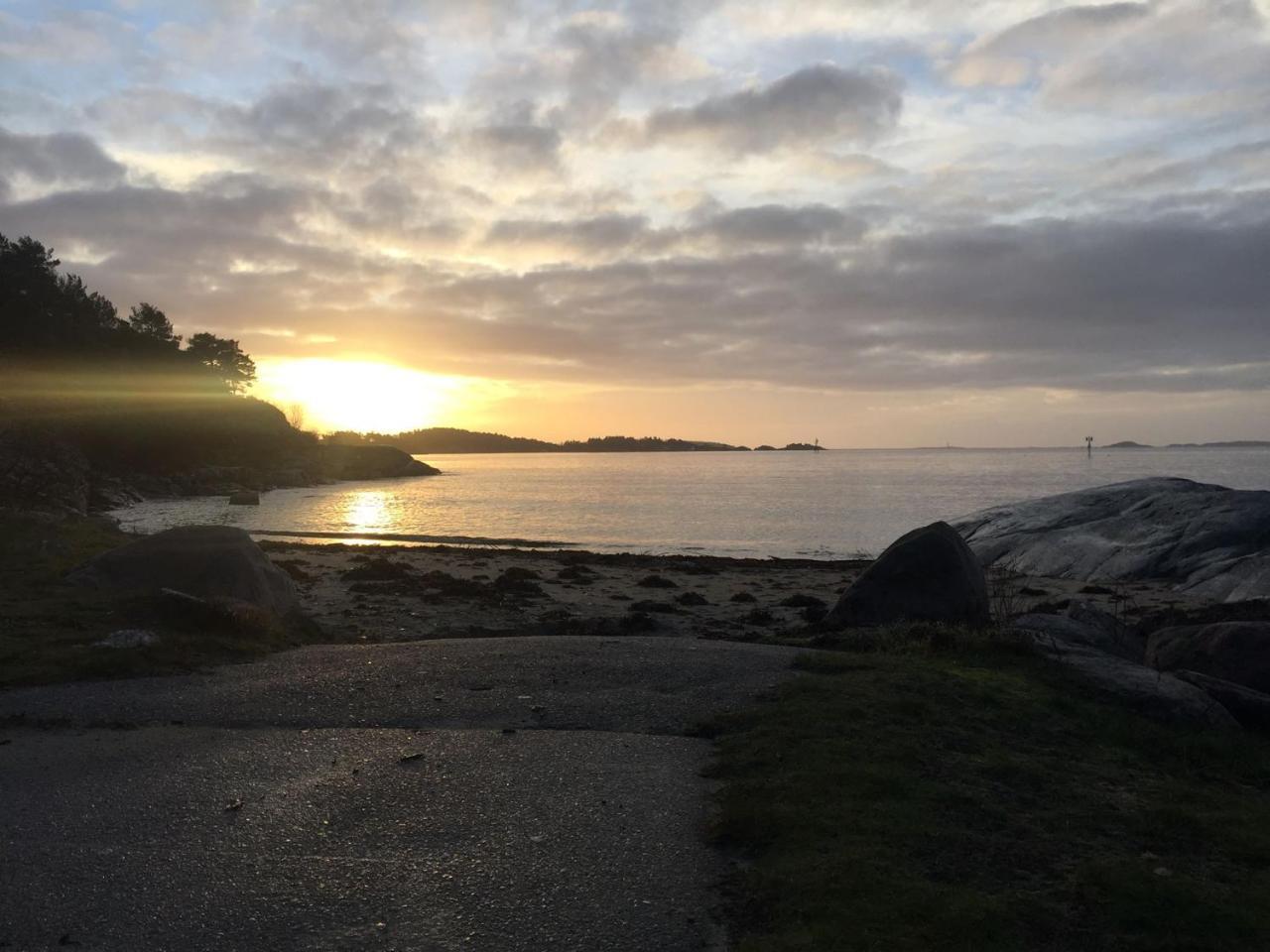Koselig Liten Hytte Leies Ut Til Palmesus * Kristiansand